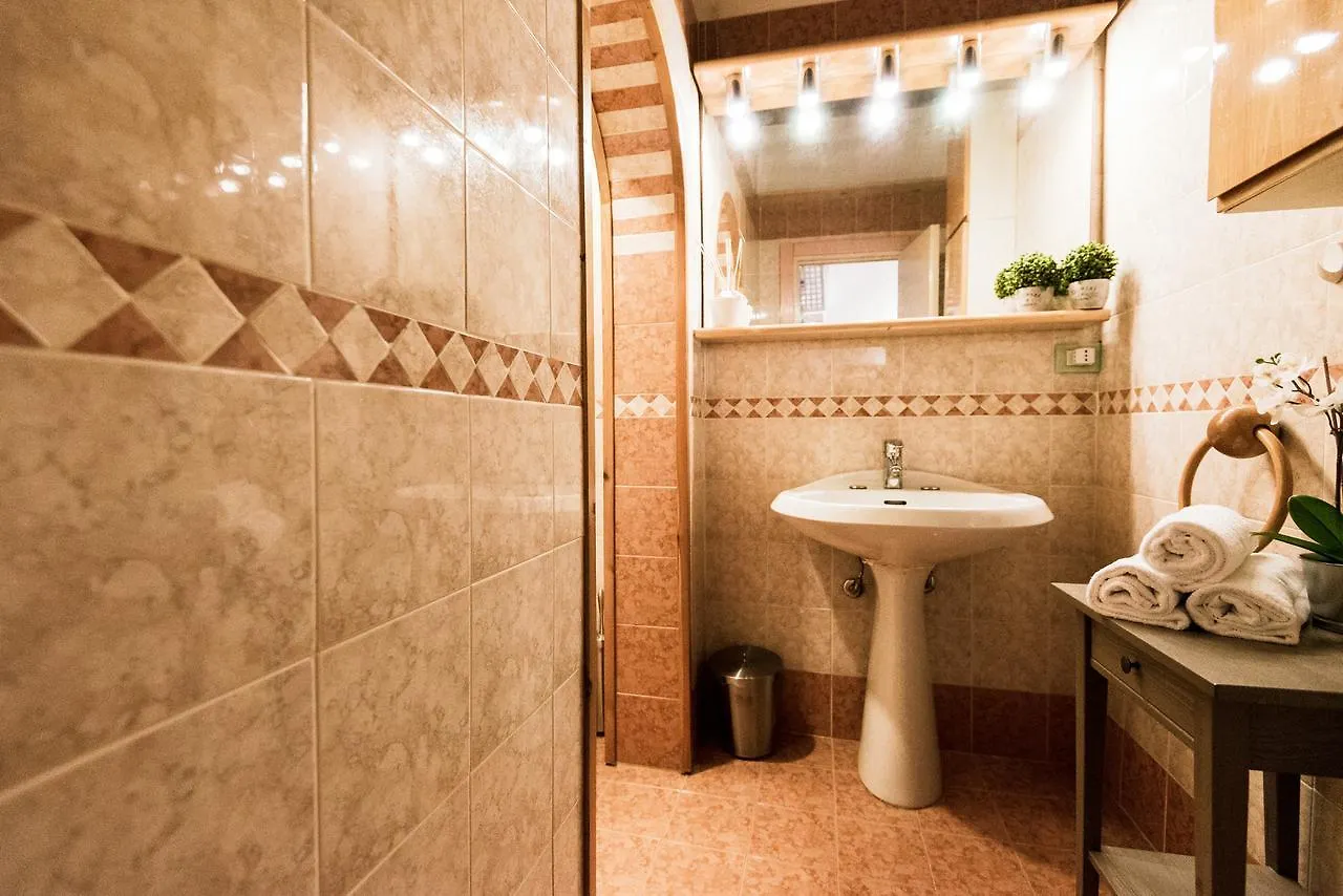 Bright Apartments Verona - Borsari Historical 0*,