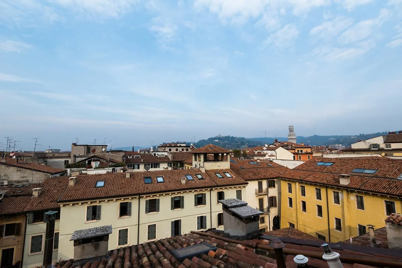 Bright Apartments Verona - Borsari Historical Italy